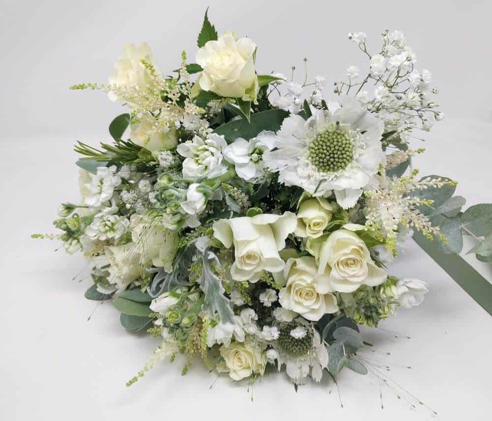 imgi_51_pale-wedding-flowers-4