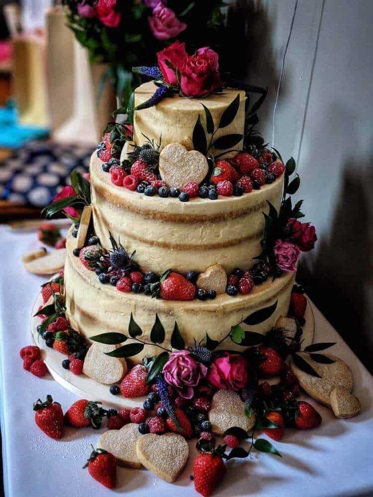 imgi_66_wedding-cakes-tewkesbury